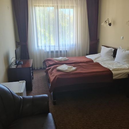 טריאבנה Family Hotel Bela מראה חיצוני תמונה