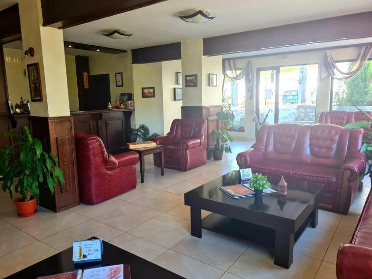 טריאבנה Family Hotel Bela מראה חיצוני תמונה